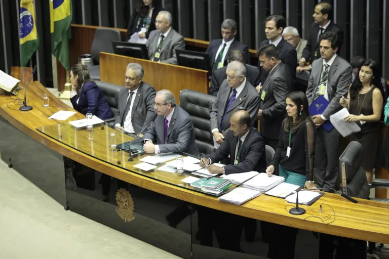 Mesa directora durante una sesión en el pleno de la Cámara de Diputados de Brasil